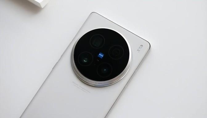 vivo終于攤牌了,X100 Ultra跌價1302元,16GB+512GB+2億像素