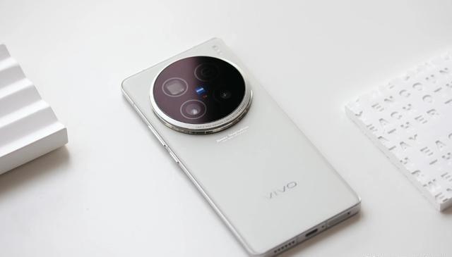 vivo終于攤牌了,X100 Ultra跌價1302元,16GB+512GB+2億像素
