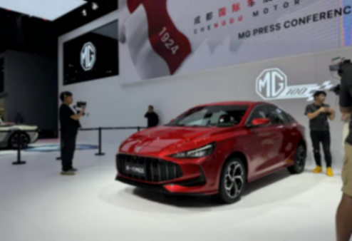 新能源時代造手動擋燃油車,這個品牌真的太敢了
