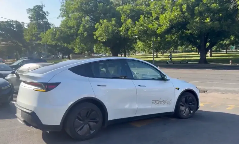 提供Robotaxi服務的特斯拉Model Y 圖源：網絡